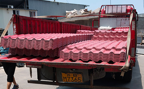 樹脂瓦與合成樹脂瓦：行業(yè)動態(tài)，引領(lǐng)建筑新潮流